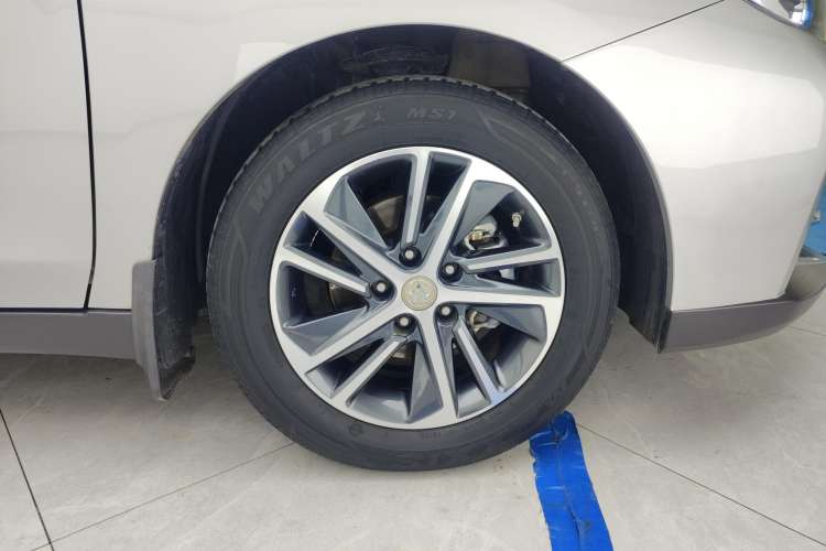 Used Venucia D60 2019 100 000 Honor 1.6L XL CVT Chenku Edition China VI Standard Left Front Wheel Hub