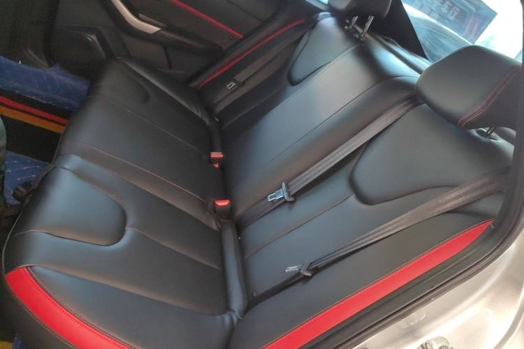 Used Venucia D60 2019 100 000 Honor 1.6L XL CVT Chenku Edition China VI Standard Left Rear Seat