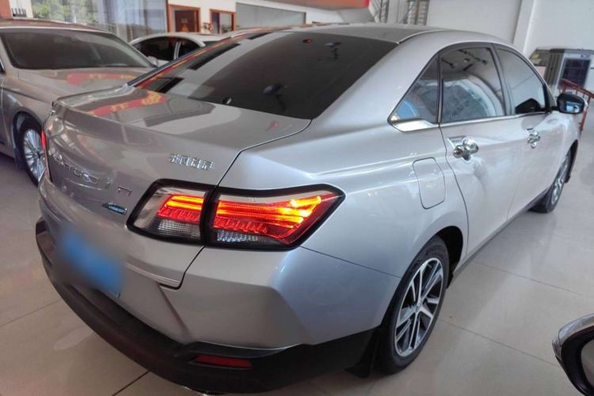 Used Venucia D60 2019 100 000 Honor 1.6L XL CVT Chenku Edition China VI Standard Rear Right 45 Deg