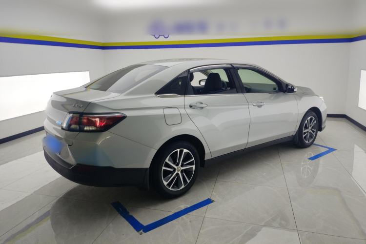 Used Venucia D60 2019 100 000 Honor 1.6L XL CVT Chenku Edition China VI Standard Rear Right 45 Deg