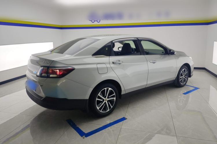 Used Venucia D60 2019 100 000 Honor 1.6L XL CVT Chenku Edition China VI Standard Rear Right 45 Deg