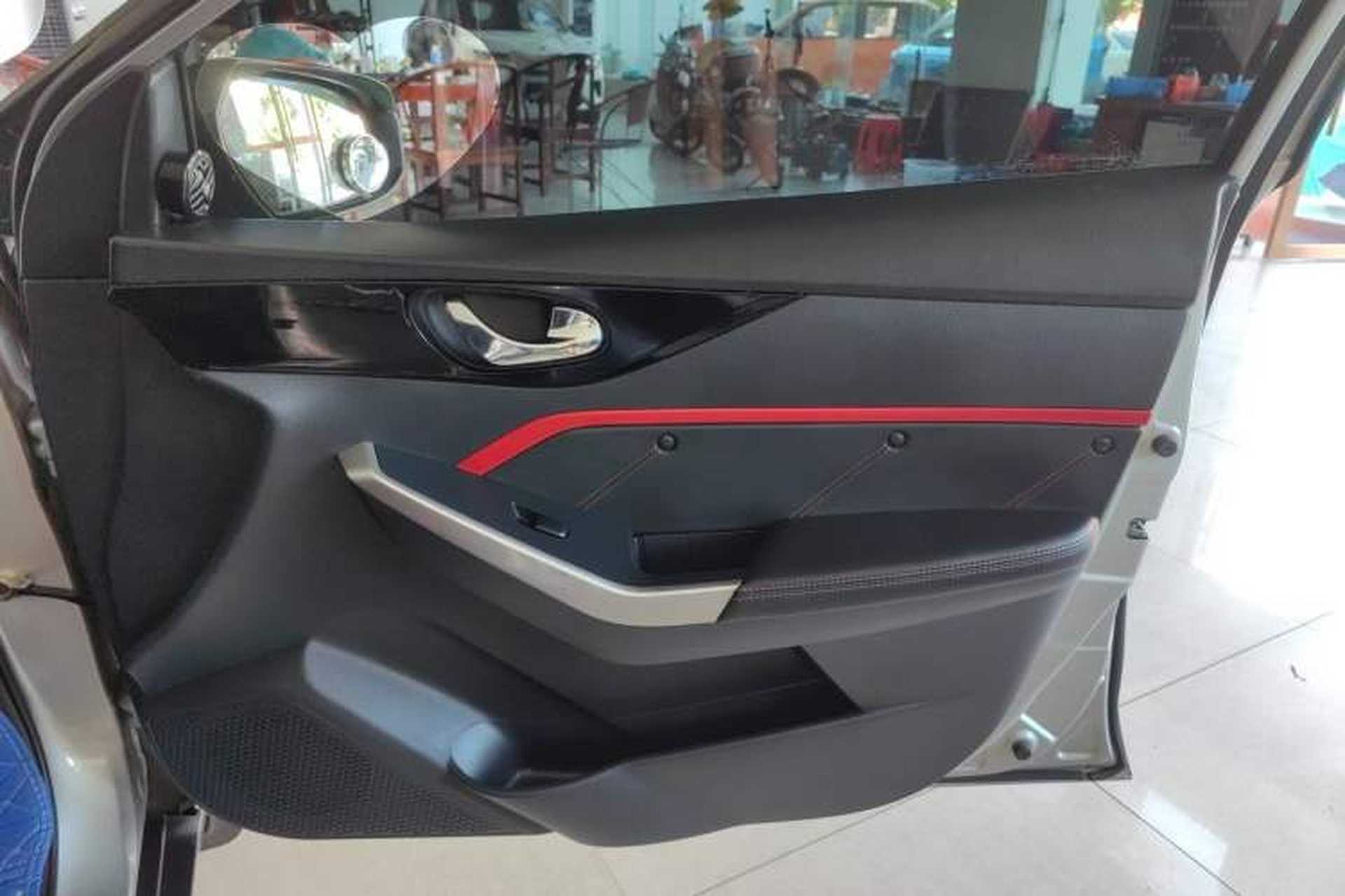Used Venucia D60 2019 100 000 Honor 1.6L XL CVT Chenku Edition China VI Standard Right Front Door Interior