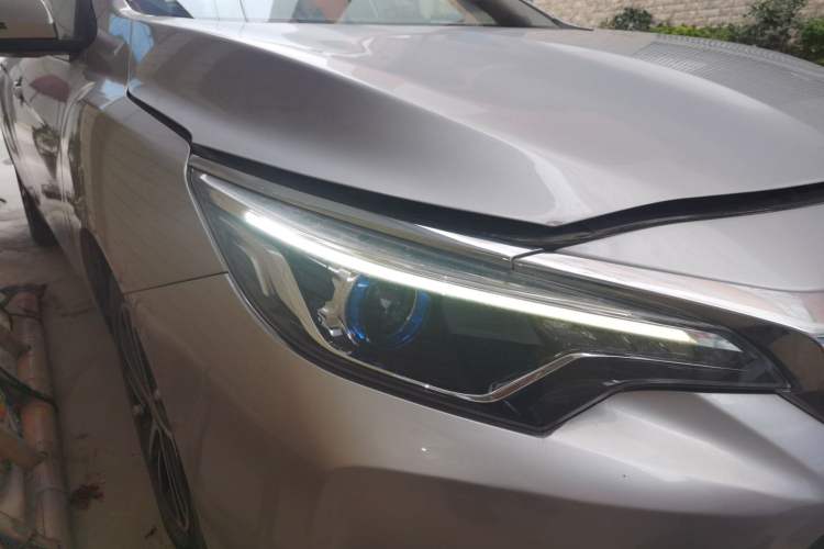 Used Venucia D60 2019 1.6L XL CVT Smart Connect Elite Edition Right Front Headlight