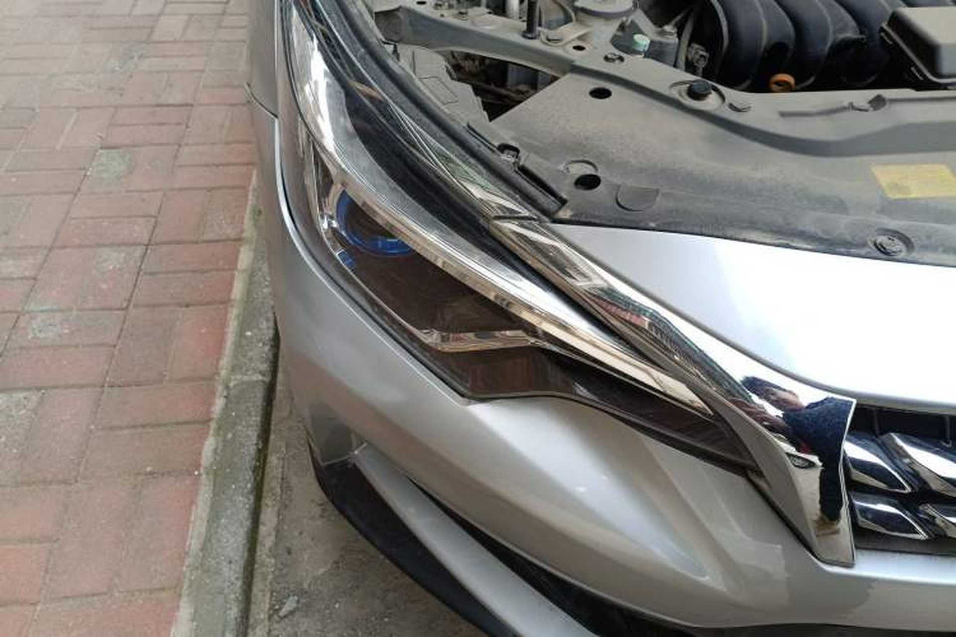 Used Venucia D60 2019 100 000 Glory 1.6L Entry Manual ChenShang Edition China VI Right Front Headlight