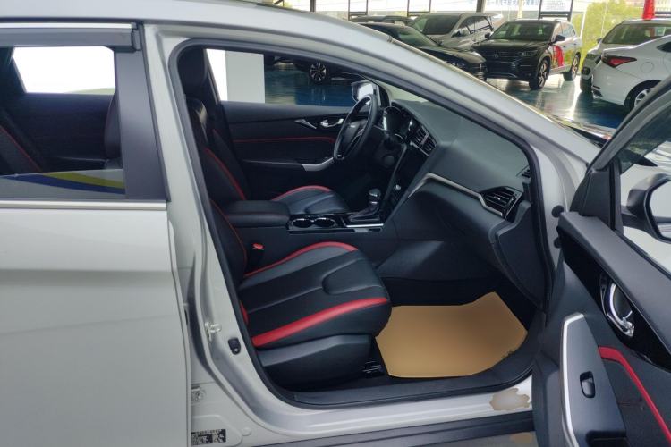 Used Venucia D60 2019 100 000 Honor 1.6L XL CVT Chenku Edition China VI Standard Right Front Seat
