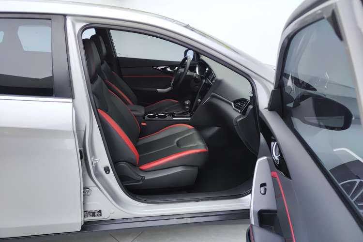 Used Venucia D60 2019 100 000 Honor 1.6L XL CVT Chenku Edition China VI Standard Right Front Seat