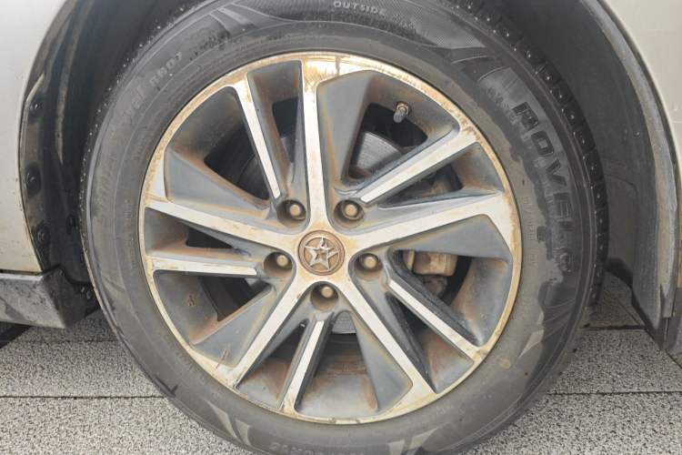 Used Venucia D60 2019 100 000 Honor 1.6L XL CVT Chenku Edition China VI Standard Right Front Wheel Hub