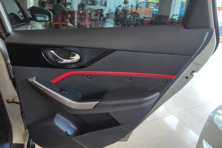 Used Venucia D60 2019 100 000 Honor 1.6L XL CVT Chenku Edition China VI Standard Right Rear Door Interior