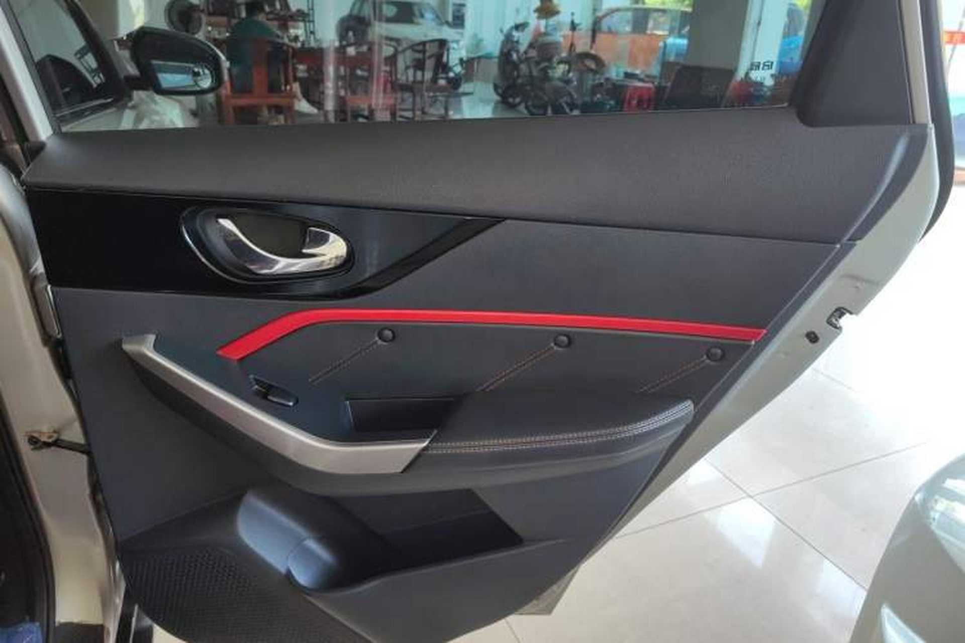 Used Venucia D60 2019 100 000 Honor 1.6L XL CVT Chenku Edition China VI Standard Right Rear Door Interior