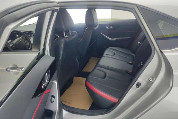 Used Venucia D60 2019 100 000 Honor 1.6L XL CVT Chenku Edition China VI Standard Right Rear Seat