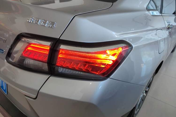 Used Venucia D60 2019 100 000 Honor 1.6L XL CVT Chenku Edition China VI Standard Right Rear Taillight