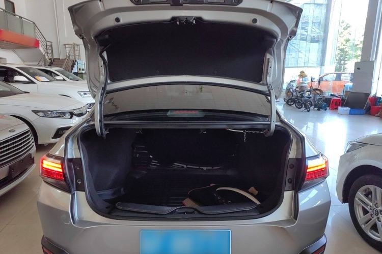 Used Venucia D60 2019 100 000 Honor 1.6L XL CVT Chenku Edition China VI Standard Trunk