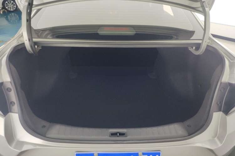 Used Venucia D60 2019 100 000 Honor 1.6L XL CVT Chenku Edition China VI Standard Trunk