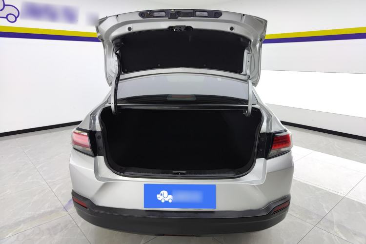 Used Venucia D60 2019 100 000 Honor 1.6L XL CVT Chenku Edition China VI Standard Trunk
