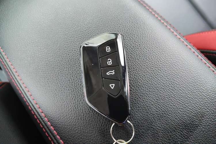 Used Venucia D60 2019 100 000 Honor 1.6L XL CVT Chenku Edition China VI Standard Vehicle Key