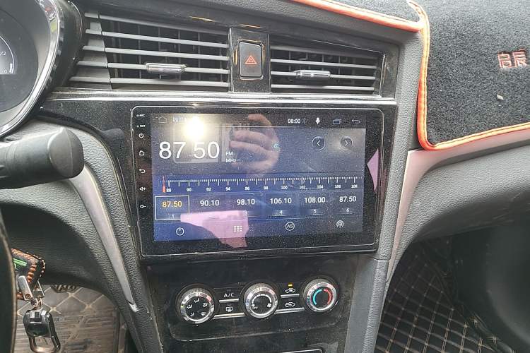 Used Venucia D60 2019 100 000-Yuan Glory 1.6L XE Manual – Chenxiang Edition China VI Audio And AC Panel