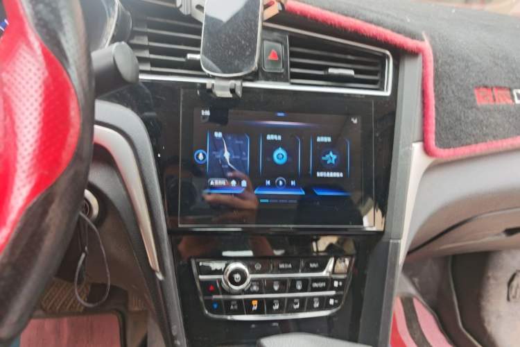Used Venucia D60 2019 100 000 Honor 1.6L XL CVT Chenku Edition China VI Standard Audio And AC Panel