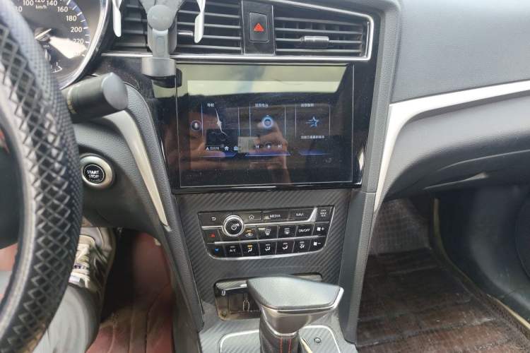 Used Venucia D60 2019 100 000 Honor 1.6L XL CVT Chenku Edition China VI Standard Audio And AC Panel