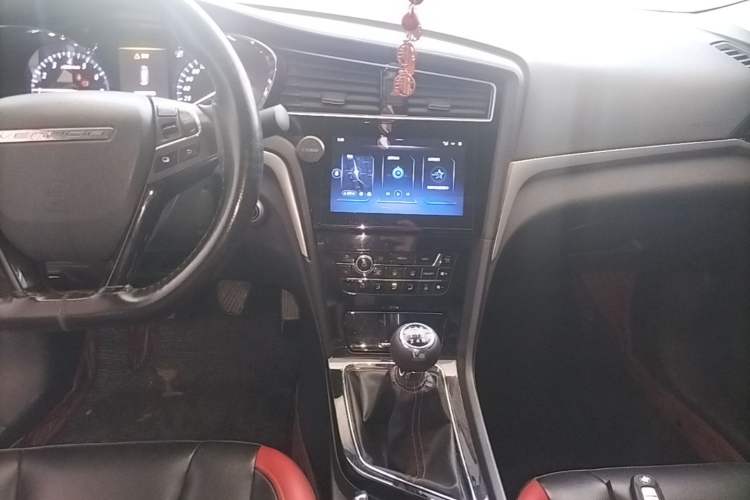 Used Venucia D60 2019 1.6L XL Manual SmartConnect Elite Edition Audio And AC Panel