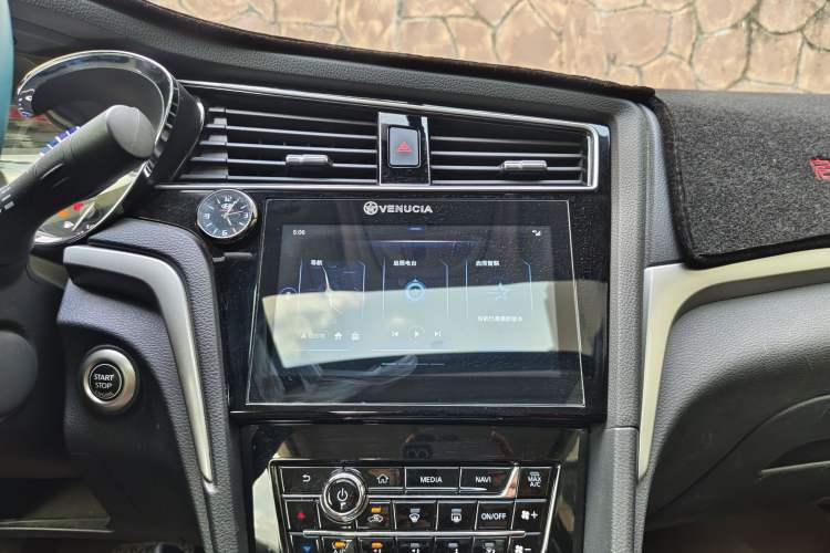 Used Venucia D60 2019 100 000 Honor 1.6L XL CVT Chenku Edition China VI Standard Audio And AC Panel