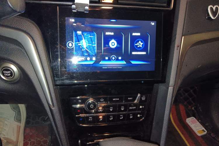 Used Venucia D60 2019 100 000 Honor 1.6L XL CVT Chenku Edition China VI Standard Audio And AC Panel