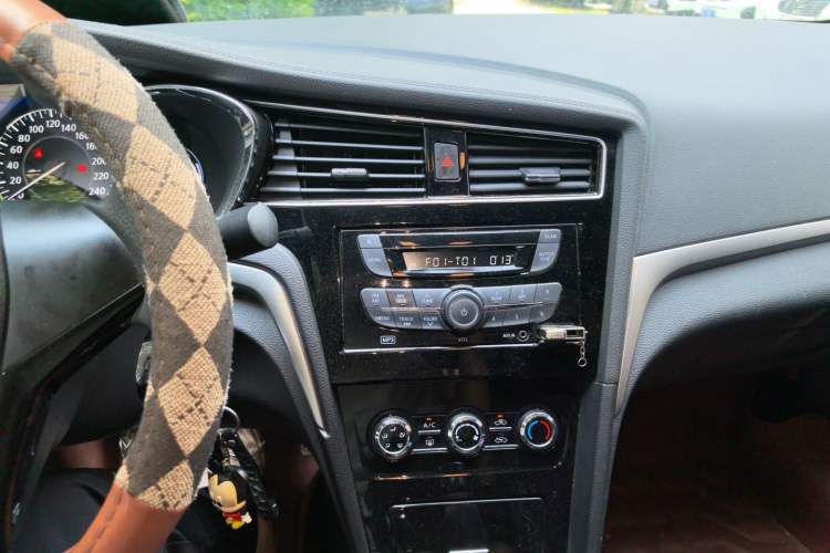 Used Venucia D60 2019 100 000 Glory 1.6L Entry Manual ChenShang Edition China VI Audio And AC Panel