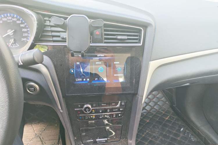 Used Venucia D60 2019 100 000 Glory 1.6L XL Manual Chenku Edition China VI Audio And AC Panel