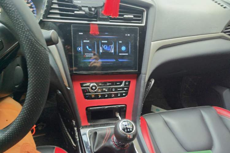 Used Venucia D60 2019 1.6L XL Manual SmartConnect Elite Edition Audio And AC Panel