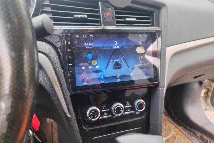 Used Venucia D60 2019 100 000-Yuan Glory 1.6L XE CVT Chenxiang Edition China V Emission Standard Audio And AC Panel