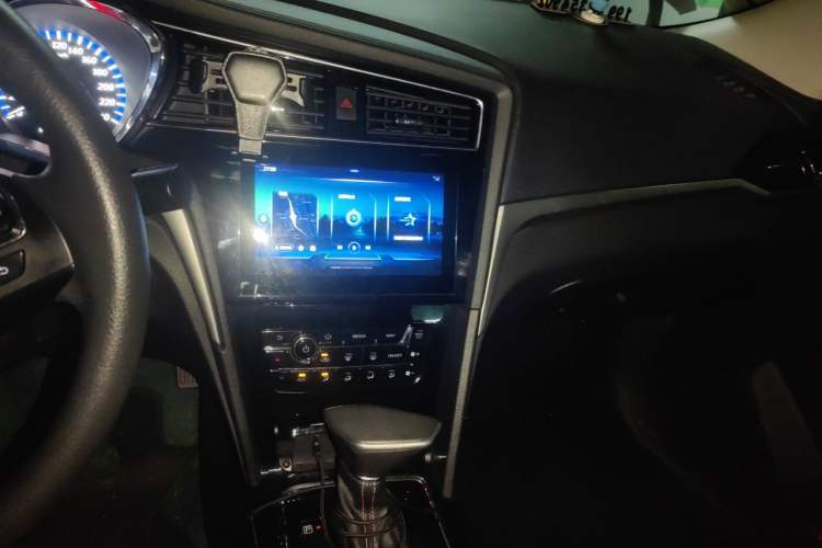 Used Venucia D60 2019 100 000 Honor 1.6L XL CVT Chenku Edition China VI Standard Audio And AC Panel