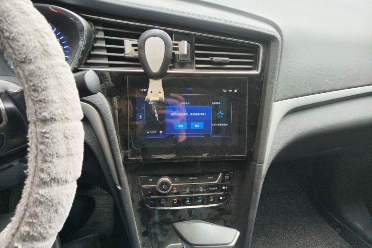 Used Venucia D60 2019 1.6L XL CVT Smart Connect Elite Edition Audio And AC Panel