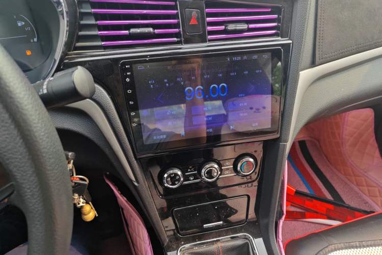 Used Venucia D60 2019 1.6L Entry Manual Fashion Edition Audio And AC Panel