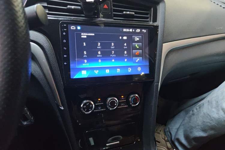 Used Venucia D60 2019 1.6L Entry Manual Fashion Edition Audio And AC Panel