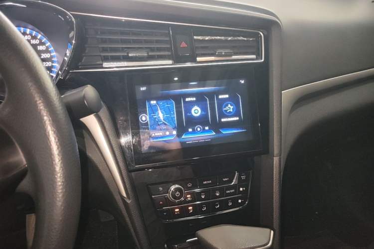 Used Venucia D60 2019 100 000 Honor 1.6L XL CVT Chenku Edition China V Standard Audio And AC Panel
