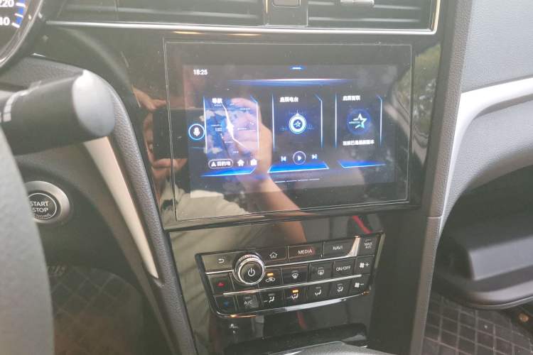 Used Venucia D60 2019 1.6L XL CVT Smart Connect Elite Edition Audio And AC Panel