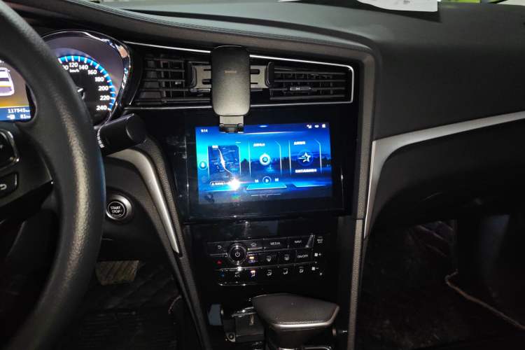 Used Venucia D60 2019 1.6L XL CVT Smart Connect Elite Edition Audio And AC Panel