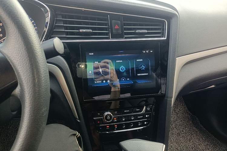 Used Venucia D60 2019 100 000 Honor 1.6L XL CVT Chenku Edition China VI Standard Audio And AC Panel