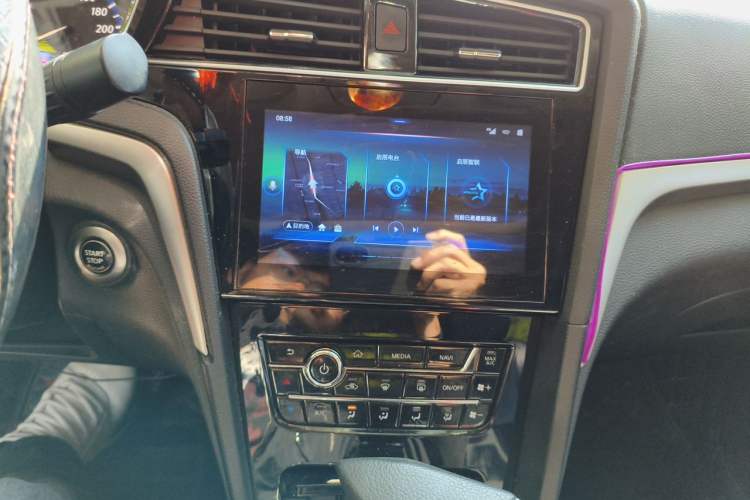 Used Venucia D60 2019 1.6L XL CVT Smart Connect Elite Edition Audio And AC Panel