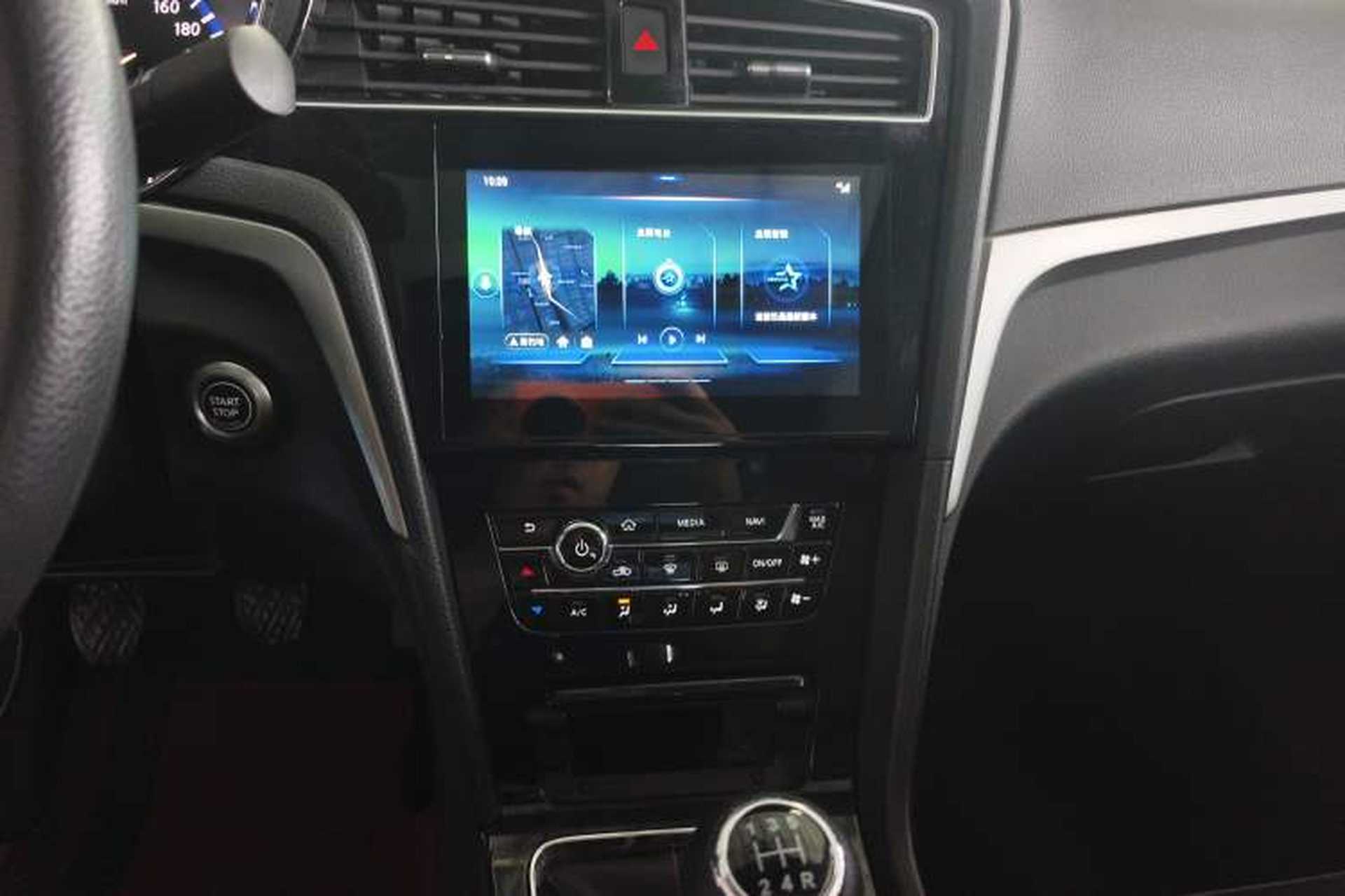 Used Venucia D60 2019 100 000 Glory 1.6L XL Manual Chenku Edition China VI Audio And AC Panel