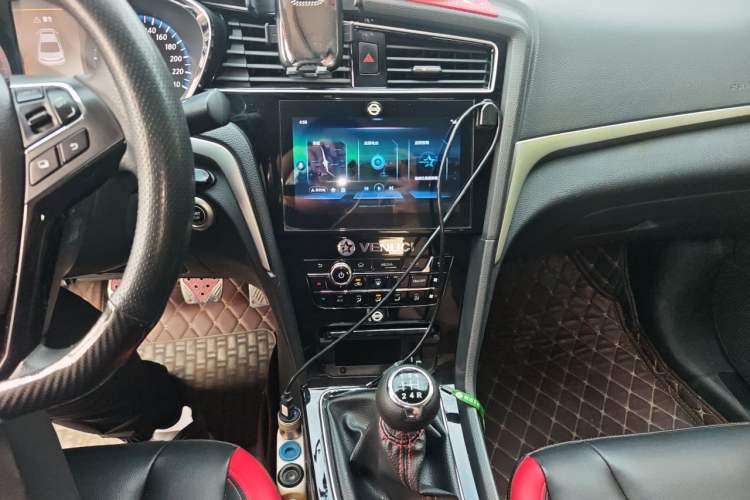 Used Venucia D60 2019 100 000 Glory 1.6L XL Manual Chenku Edition China VI Audio And AC Panel
