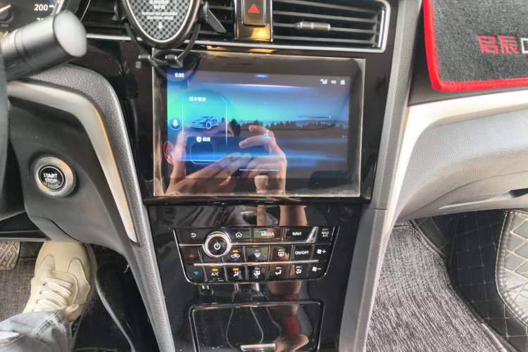 Used Venucia D60 2019 1.6L XL Manual SmartConnect Elite Edition Audio And AC Panel