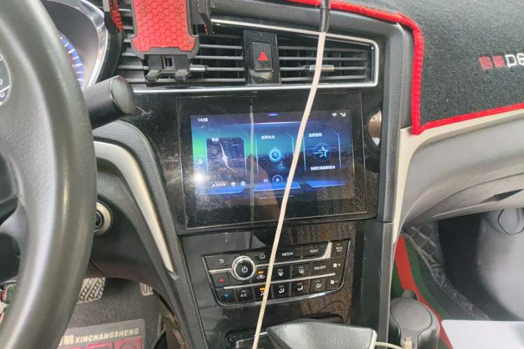 Used Venucia D60 2019 100 000 Honor 1.6L XL CVT Chenku Edition China VI Standard Audio And AC Panel