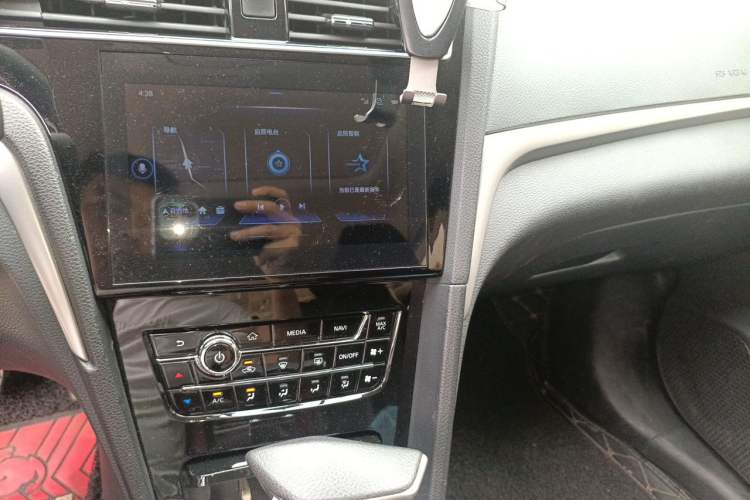 Used Venucia D60 2019 1.6L XL CVT Smart Connect Elite Edition Audio And AC Panel