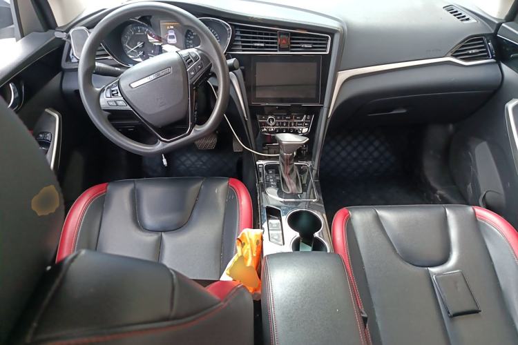 Used Venucia D60 2019 1.6L XL CVT Smart Connect Elite Edition Center Console