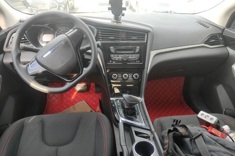 Used Venucia D60 2019 1.6L XE CVT Comfort Edition Center Console