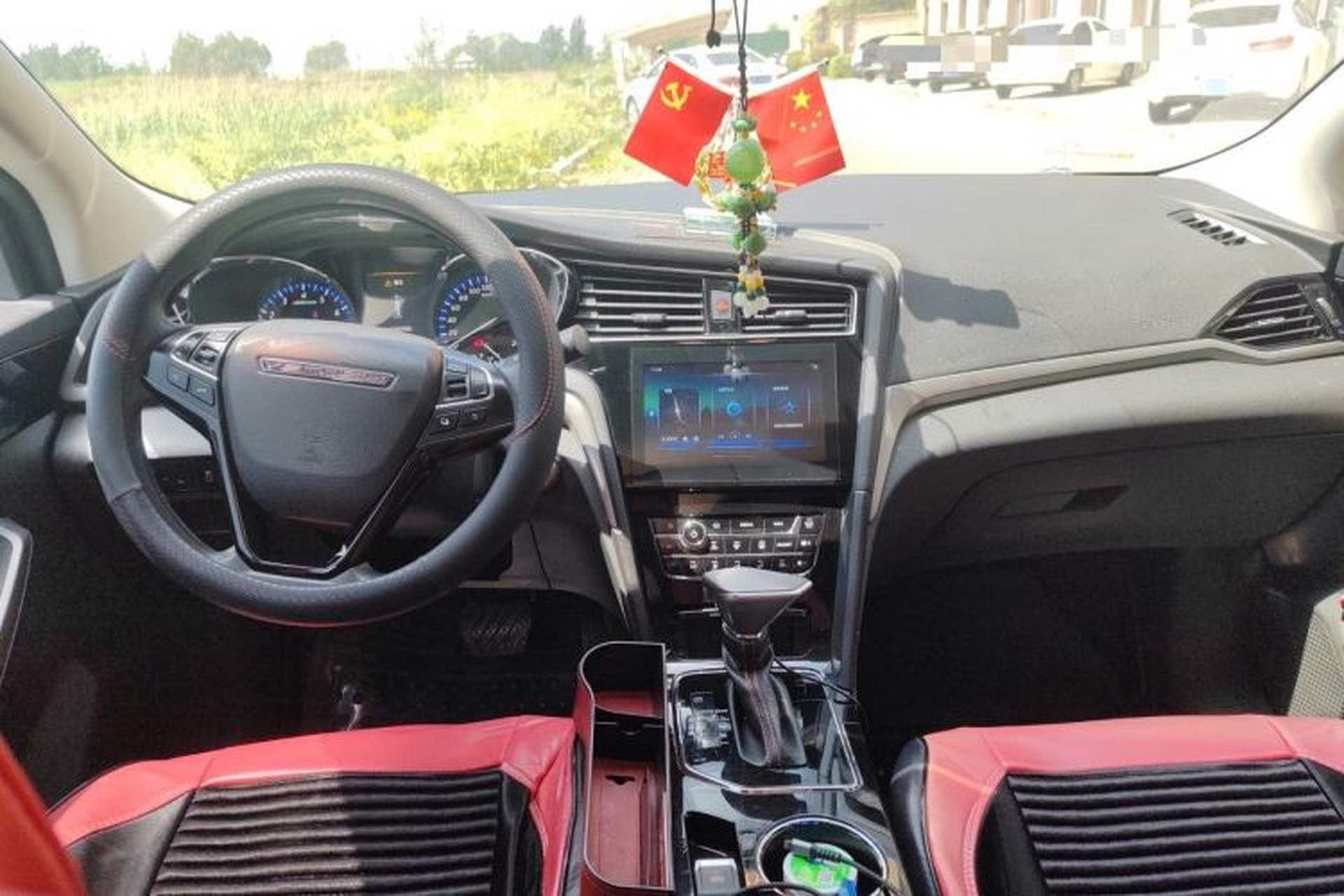 Used Venucia D60 2019 100 000 Honor 1.6L XL CVT Chenku Edition China VI Standard Center Console