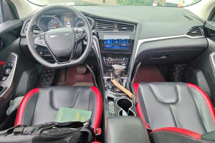Used Venucia D60 2019 1.6L XL CVT Smart Connect Elite Edition Center Console