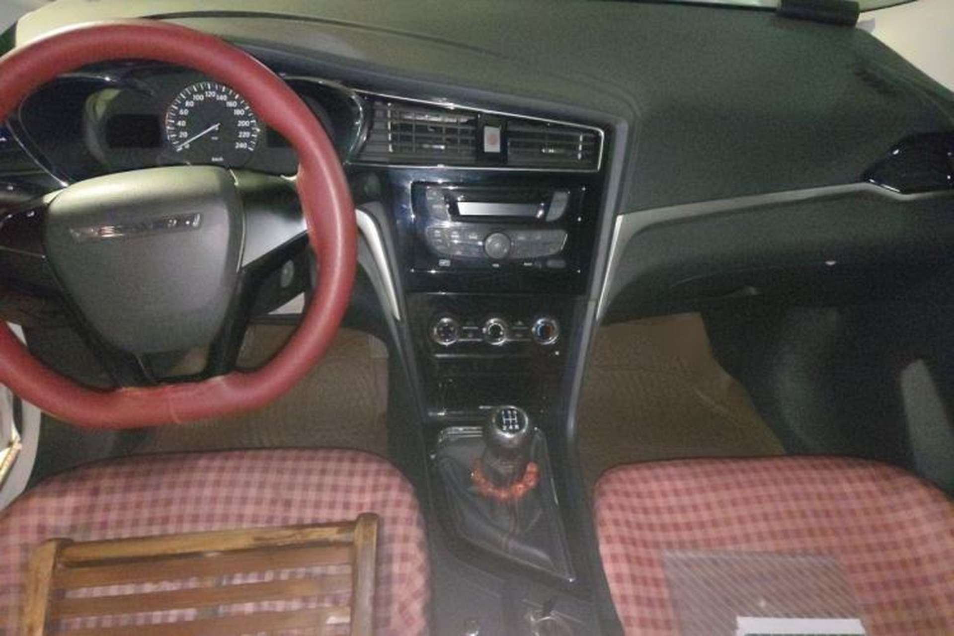 Used Venucia D60 2019 100 000 Glory 1.6L Entry Manual ChenShang Edition China VI Center Console