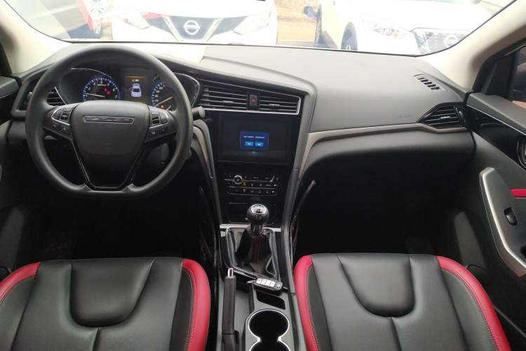 Used Venucia D60 2019 1.6L XL Manual SmartConnect Elite Edition Center Console