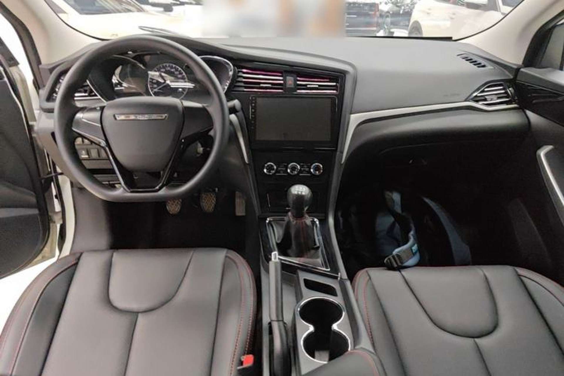 Used Venucia D60 2019 100 000 Glory 1.6L Entry Manual ChenShang Edition China VI Center Console